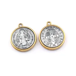 15st Two Tone St Benedict Cross Medal Charm Pendants för smycken Making Armband Halsband DIY Tillbehör 32 3x27 9mm A-557288J