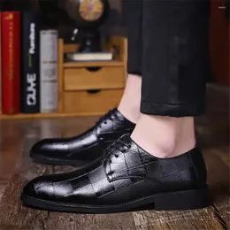 Dress Shoes Platform Number 45 Sports Brands Men Barefoot Sneakers Items Celebrity Cool Sapatenis Luxery