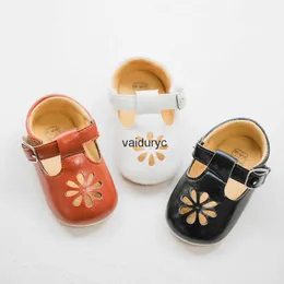 Första Walkers New Baby Girl Pu Leather Shoes Spädbarn Småbarn Gummi Sole Non-Slip Openwork Crib 0-18monthsh24229