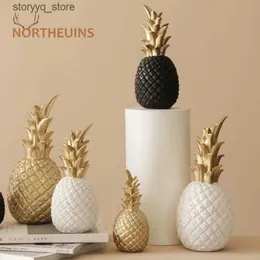 Altro Decorazioni per la casa NORTHEUINS Resina Statuette di ananas dorato Nordic Modern Fruit Statue Desk Decor Art Regalo di Natale Accessori per la decorazione della casa Q240229