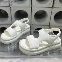 Sandaler Casual Platform Woman Summer Trend Pumps Party Elegant Medium Heel Women Dermis Shoes Flats Designer Beach Girlsh24229