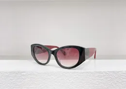 نظارة شمسية سوداء للنساء 5524 مصممة لنظارات شمسية مكافحة UV400