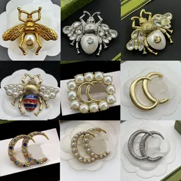 Luxury brand designer brooch fashionable Korean crystal pearl brooch classic and high-quality S925 silver needle women's hoop brooch