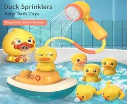 Banyo Toys Sarı Ördek Duş Oyuncakları Elektrikli Dönen Su Sprey Sprinkler Oyuncaklar Bebek Musluk Banyo Suyu Sprey Duş Başlığı 2205319720638