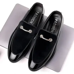 Masculino Black Pu Leather Shoes Designer Men elegante italiano deslize em mocassins Male plus size Oxford Wedding 48 240521