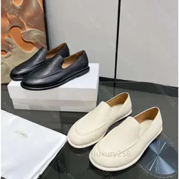 The Row Ava Leather Lefu Flat Shoes 디자이너 여성 패션 및 레저 Ava Lefu 신발 양가죽 레트로 고품질 소프트 레푸 신발