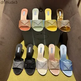 Strasssteine ​​gepolsterte Satin -Hausschuhe Kristall verschönerte Objektträger Sommer Sandalen Schuhe Stiletto Sandalen Frauen Luxusdesigner Slide Slipper mit Schachtel