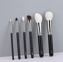 Makeup Brushes J210 Round Powder J4003 Blush Contour J5529 Blending J239 Angled Eye B5510 G5548 Smudge Eyeshadow J5515 Detailed Li6822086