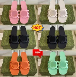 2024 Sandals Sandals Sandals Slippers Sandals Cross Designer Flat Bottom Beach Slippers Summer Beach 35-42 مع صندوق