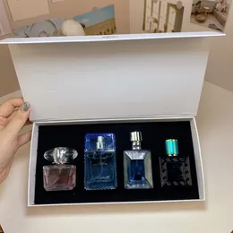 Medusa Parfüm 3pcs Set Yüksek Son Marka Pembe Elmas Seti 30ml Parfüm Elmas Parfüm Kutu Dudakları Kozmetik Kiti Kadınlar İçin Hediye Hızlı Teslimat