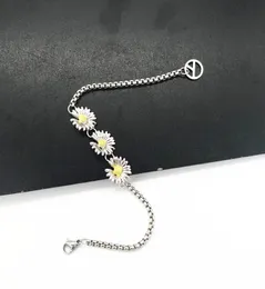 Kpop Gdragon drei Daisy Design Bracelets Frauen Schmuck Peaceminuson Unisex Accessoires WJ3761230306