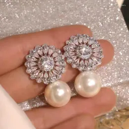 Kolczyki Dangle Zakol luksusowa biała perła kropla dla kobiet moda sześcienna cyrkon kwiatowy Korea Bridal Weddin Jewelry