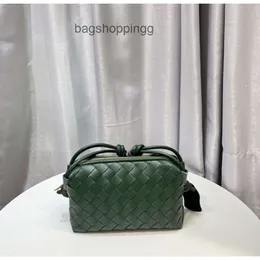 Botteag botteacs Crossbody 2024 Loop Lady Designer Pags Handbag Facs Summer Cowhide Cown Coxter Camera Bag NFFZ