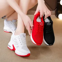 Fitness Shoes Hidden Wedge Sneakers Women 2024 Spring Grost Bottom 10 cm de lazer Black Super High Heels Tide