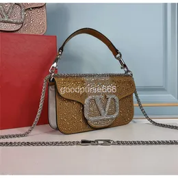 DHgate.com:New Luxury Vlogoo Small Crystal Letter Brass