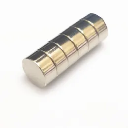 GoFJ 5Pcs 15x3mm N50 Super Strong Round Disc Hole Blocks Rare Earth Neodymium Magnets