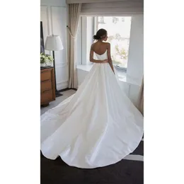 Satin Strapless Wedding Dress: Elegant Sleeveless Bridal Gown