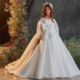 Mädchenkleider, Blumenkleid, weiß, flauschig, Tüll, Spitze, große Schleife, verziert, Hochzeit, elegante kleine Prinzessin, Eucharistie-Feier, Party