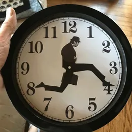 Zegarki ścienne komedia inspirowana Ministerstwem Silly Walk Clock Nowator Watch Funny Walking Silent Mute Clocktable Tope