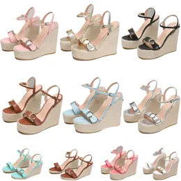 Top Designer Verão Mulheres Sapatos Casuais Sandálias De Dedo Aberto Metal Intertravado G Moda Bezerro Couro Slope Saltos Sola De Borracha Senhoras Elegantes Férias Romanas Salto Alto