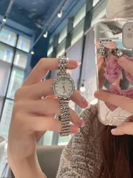 Orologi da polso Temperamento Moda Lusso Squisito Orologio da donna Nicchia Tempo libero Cintura in acciaio Quarzo di alta qualità Design pieno di diamanti