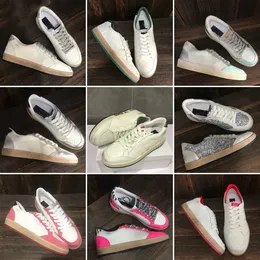 Italy designer mens shoes Baskets Golden Ball Star Sneakers Popularity Classic White Do-old Dirty casual shoes Woman luxe super star sabot