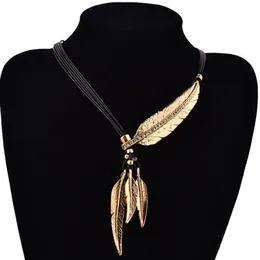 Hänge halsband mode bohemiska kvinnor flicka legering fjäder antik vintage tid halsband tröja kedja smycken gåvor 230831