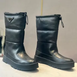 Women Designer Boots buty narciarskie buty zimowe buty skórzane z trójkątnym logo na górnym gumowym butach kolanowych ciepłe komfortowe buty 35 42