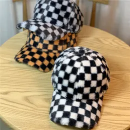 Ball Caps Black And White Plaid Baseball Cap Women Men Autumn Winter Warm Plush Checkerboard Hats 230831