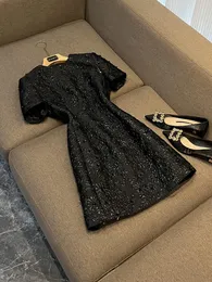 2023 خريف الأزهار الأسود طباعة Jacquard فستان قصير الأكمام جولة رقبة قصيرة الفساتين عارضة O3G302672