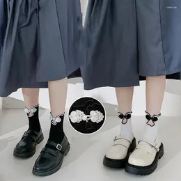 Женские носки черно -белая jk lolita sweet girl Японская рулона длинная женщина каваи милые винтажные забавные кружевные пряжки