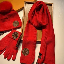 Mode Wolle Trend Hut Schal Set Top Luxus Sacoche Hüte Männer und Frauen Mode Designer Schal Kaschmir Schals Handschuhe geeignet für Winter Libellen W20F #
