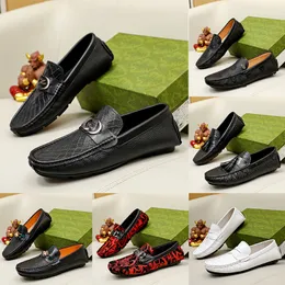 12 Model högkvalitativa klassiska herrskor Leisure Penny Loafers Driving Shoes Fashion Men's bekväma läderskor Män lata Tassel Fashion Shoes