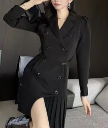 Luxury Women suit skirt Blazer Skirt Designer Woman Spring Suit Blazer Autumn Spring Long Sleeve Blazers Charming Formal Suit Pleated Skirts Casual Dresses