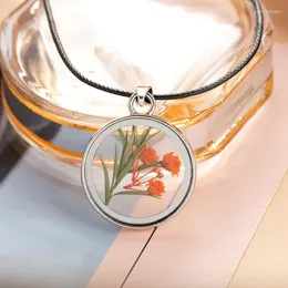 Anhänger Halsketten 2023 Mode Frauen Halskette Leder Kette Runde Glas Natürliche Getrocknete Blume Platte Gold Schmuck