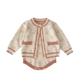 Outono crianças bebê meninas xadrez camisola de malha bonito urso colete camisas casaco plissado saias calças crianças roupas 2543
