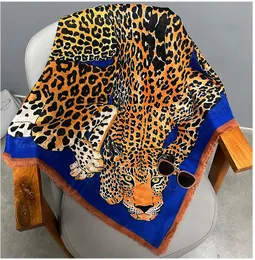 Halsduk för män och kvinnor överdimensionerade sjalar halsdukar designer leopard tryck tråd sjalar förtjockad fyrkantig halsduk varm bomullslinne sjal 130x130 cm