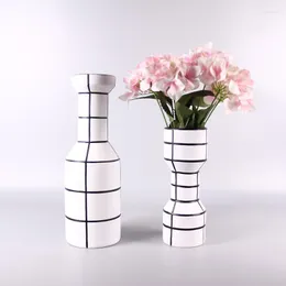 Vases Modern Simple Nordic Creative Home White Resin Vase Fashion Stripe Handicrafts Decorations