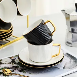 Filiżanki spodki nordyckie angielskie popołudniowy zestaw herbaty europejski biuro kawy i spodek prezent ceramiczny kubek śledzący złotą krawędź el zestawy