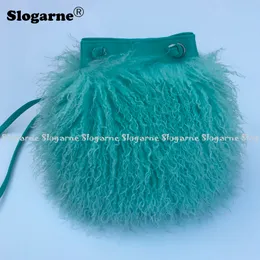 Midjeväskor Kvinnor Fashion Long Fur Wool Bag Beach Faux ullpäls axelväska damer faux päls handväska lyx mongoliska får päls väskor 230901