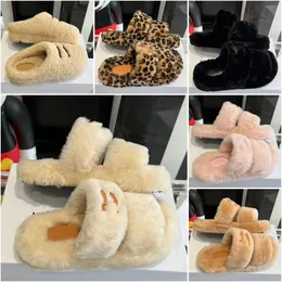 Luxury Triomphe Slippers Women Autumn and Winter Fur Slides Shoes Designers Open Slides sandal Slippers Fashion Platform Woody Flat Fur Mule Plush slippers