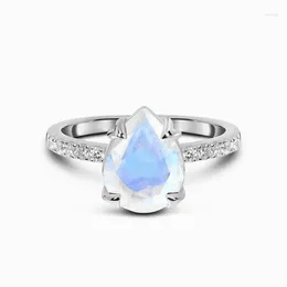 Anneaux de cluster S925 Sterling Silver Goutte d'eau incrustée Moonstone Bague Femme Niche Design Bijoux simples et exquis