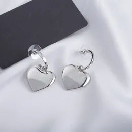 Designer jewelry, Silver heart-shaped earrings, high fashion Charm Women's accessories, weddings, banquets, balls, Christmas, gifts