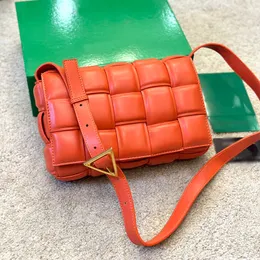 Die neue High-End-Handtasche aus gewebtem Tofu, weiche Tasche, 26 x 18, in verschiedenen Farben zur Auswahl