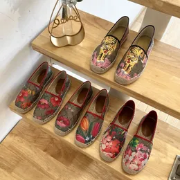 2023 yeni hassas tasarımcı espadrilles ayakkabı kadın çiçek g çift balıkçı lüks marka ayakkabıları sliken kauçuk daireler kadınlar oxfords deri spor ayakkabılar femme soafers