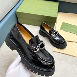 Luxusmarke Damen-Loafer Retro-Leder im britischen Stil Metallkette lässig kleine Lederschuhe Plateausohlen erhöhen Modepullover B22