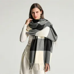 スカーフ秋の冬の女性温かい風のないファッションスカーフ韓国グリッドタッセルショールネックスカーフネッカーチャイフヨーロッパアメリカラップ230904