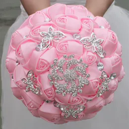 ピンクの結婚式のブライダルブーケ手作り花甘い15 Quinceanera Bouquets Pearls Crystal Rhinestone Rose Bridal Holding Brooch W272s