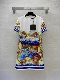 女性のためのデザイナードレスサマードレスファッションレディーパーティースカートストライプの青い風景画