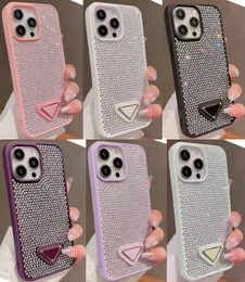 Capas de telefone luxuosas com glitter para iPhone 15 Pro Max Case Fashion Designer Strass Diamond Back Cover 13 14Promax 14 12 11 13Promax Protetor Shell Triângulo P